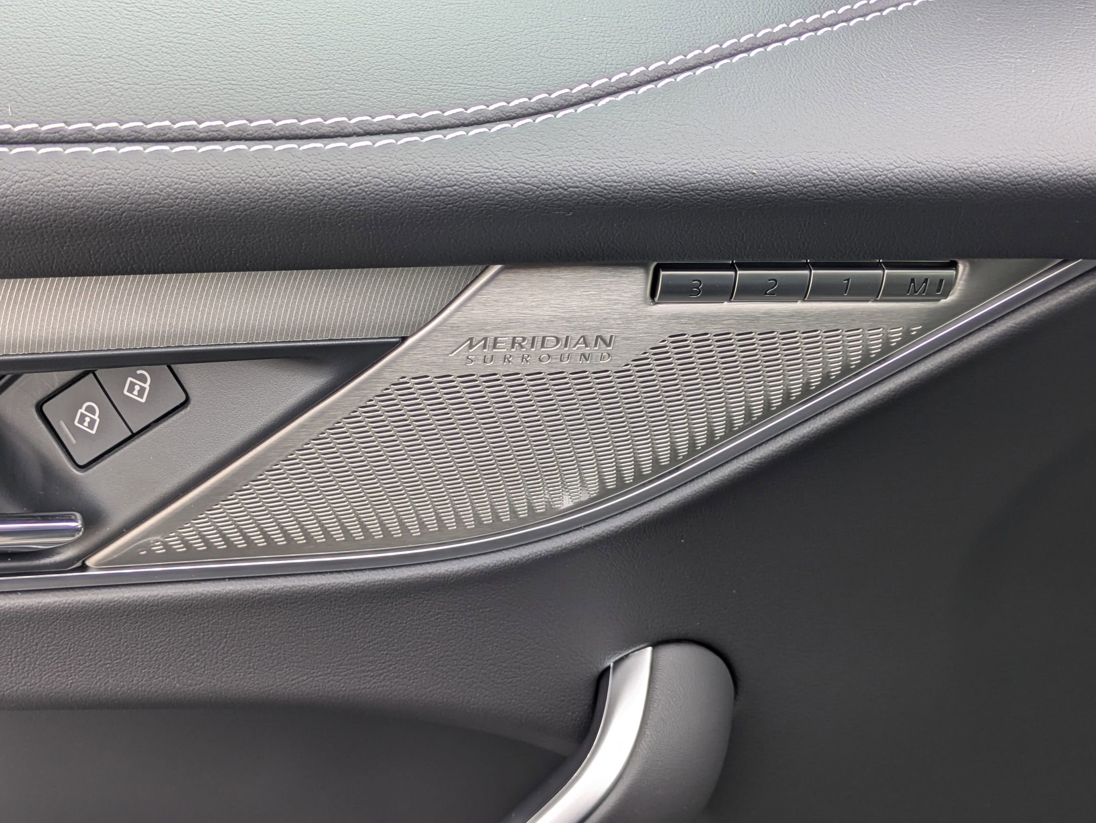 New 2026 Jaguar F-PACE R-Dynamic S image 23