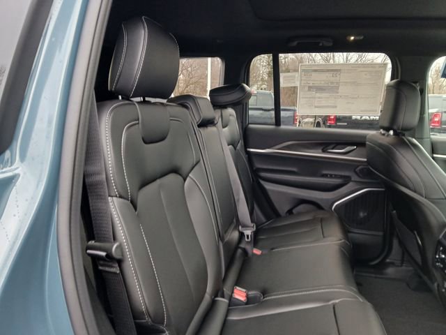 New 2026 Jeep Grand Cherokee Limited w/ Limited Altitude Package image 32