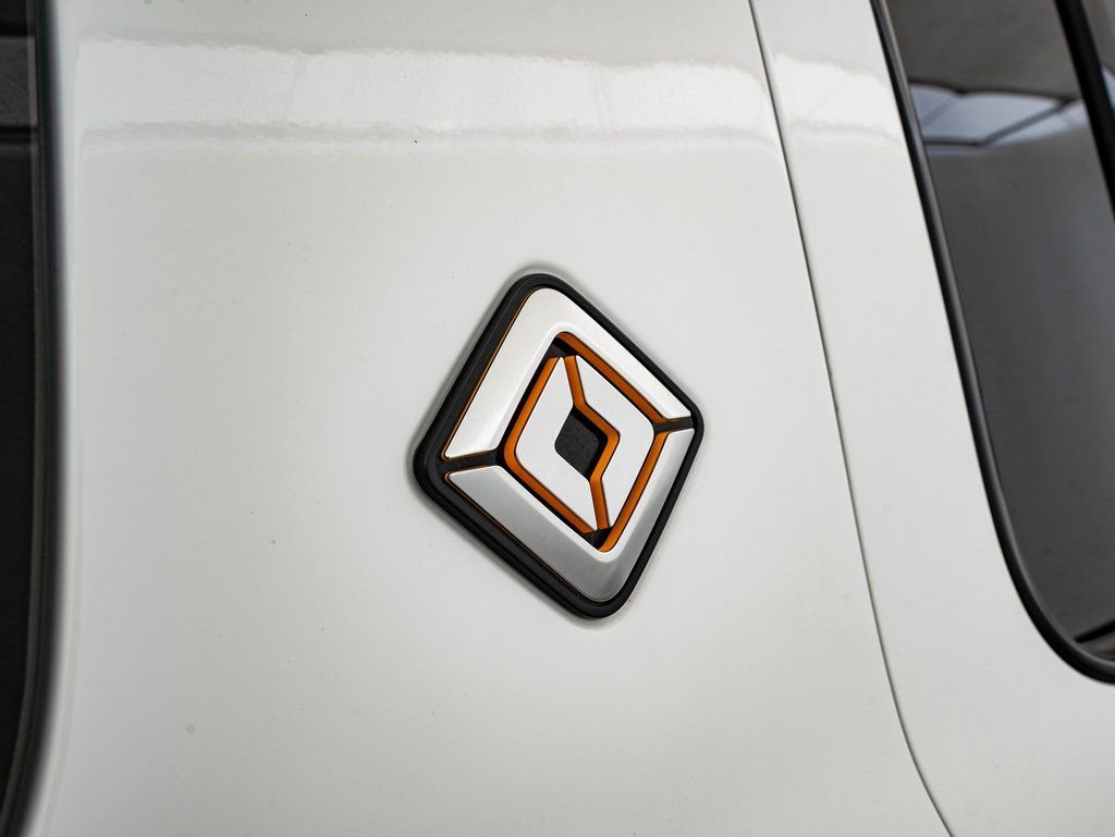 Used 2023 Rivian R1S Adventure image 21