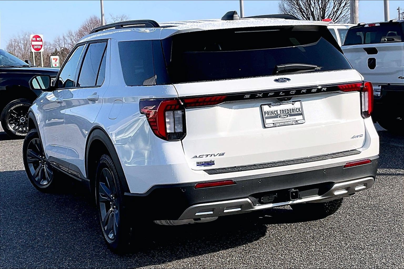 New 2026 Ford Explorer Active w/ Active Comfort Package AWD/4WD image 3