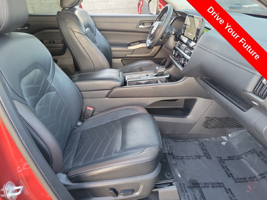Used 2022 Nissan Pathfinder Platinum w/ Cargo Package FWD image 21