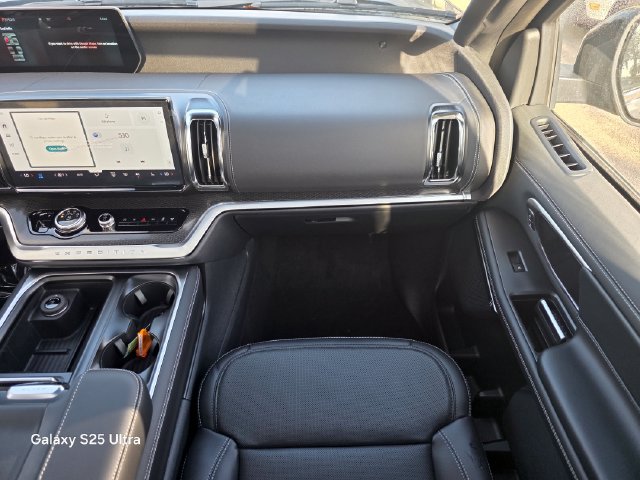 New 2027 Ford Expedition Platinum w/ Stealth Appearance Package RWD image 16
