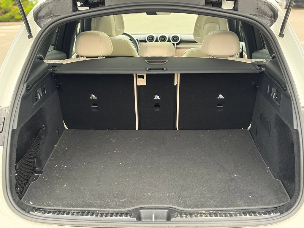 Used 2025 Mercedes-Benz GLC 300 4MATIC image 8