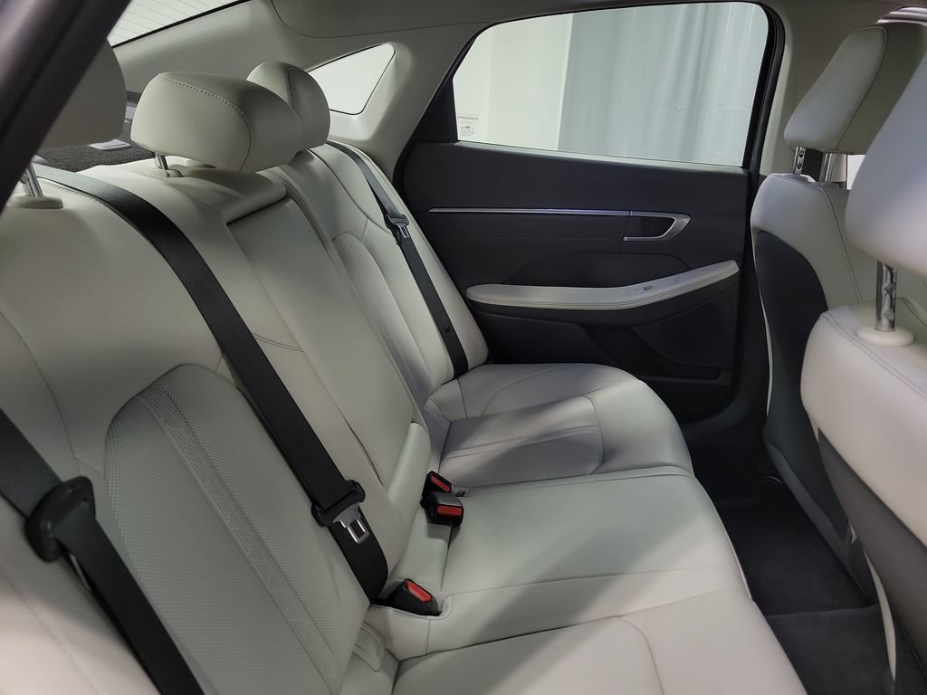 Used 2023 Hyundai Sonata Limited w/ Preferred Accessory Package FWD image 26