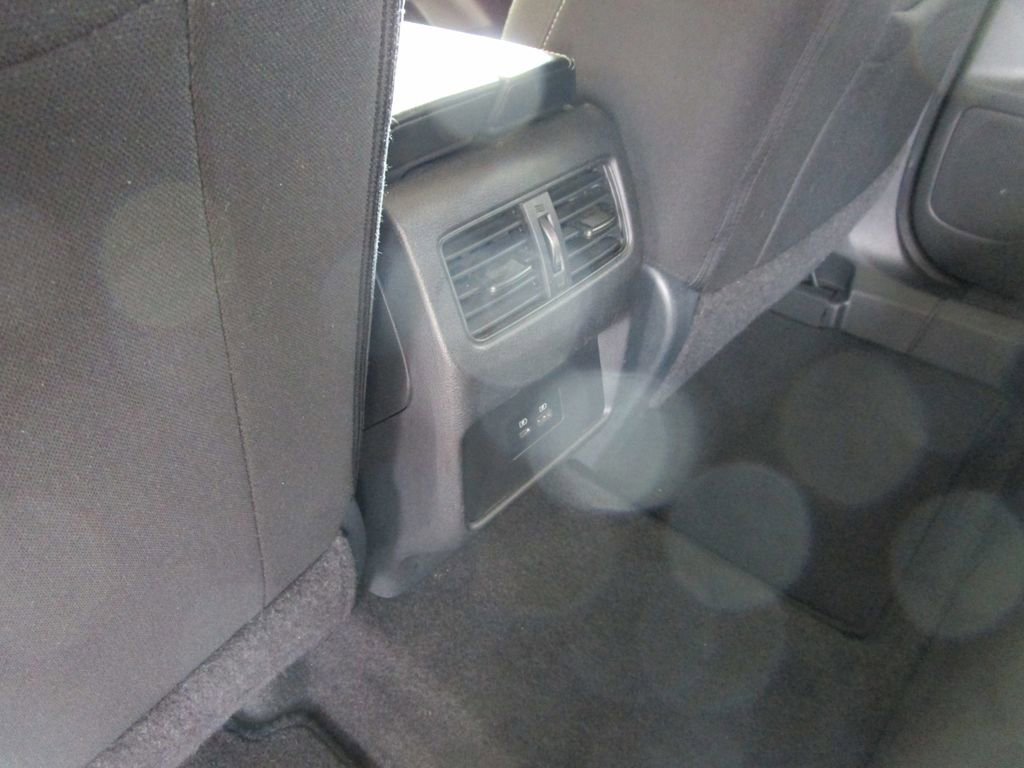 Used 2023 Nissan Rogue SV image 14