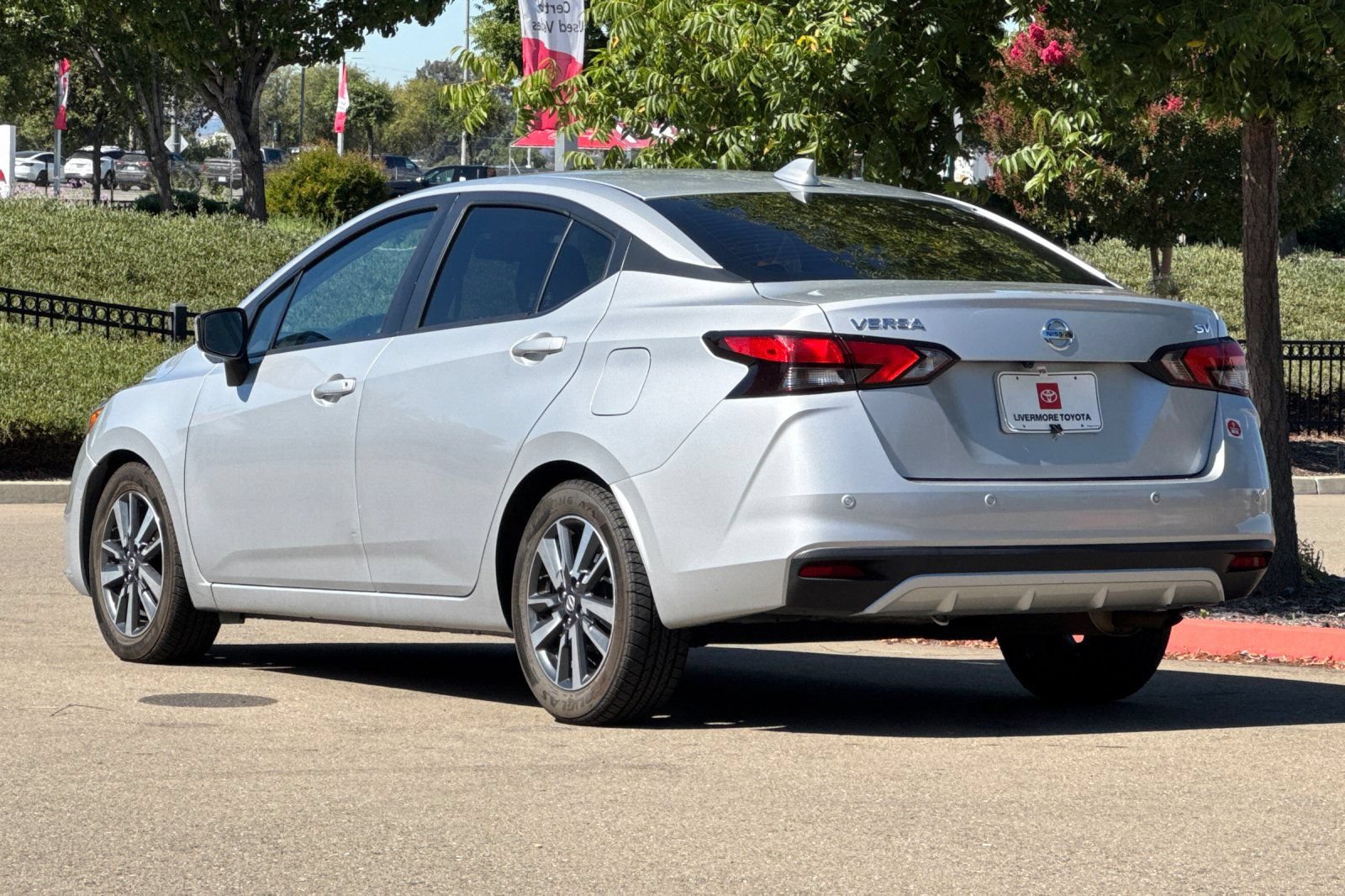 Used 2021 Nissan Versa SV FWD image 6