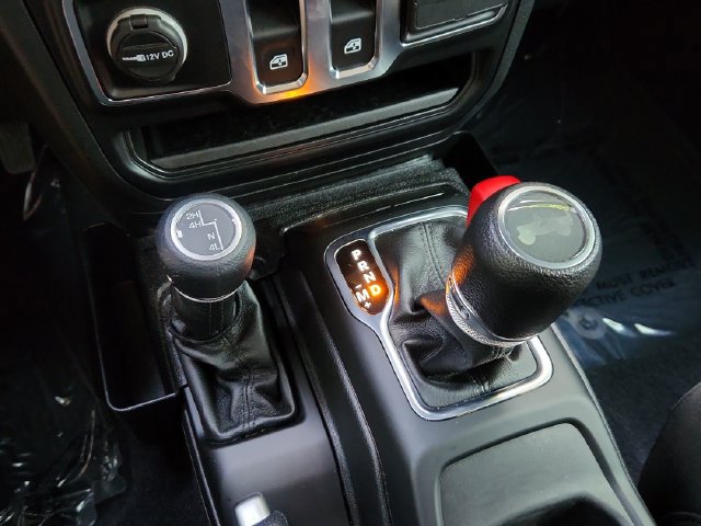 Used 2023 Jeep Wrangler Sport AWD/4WD image 40