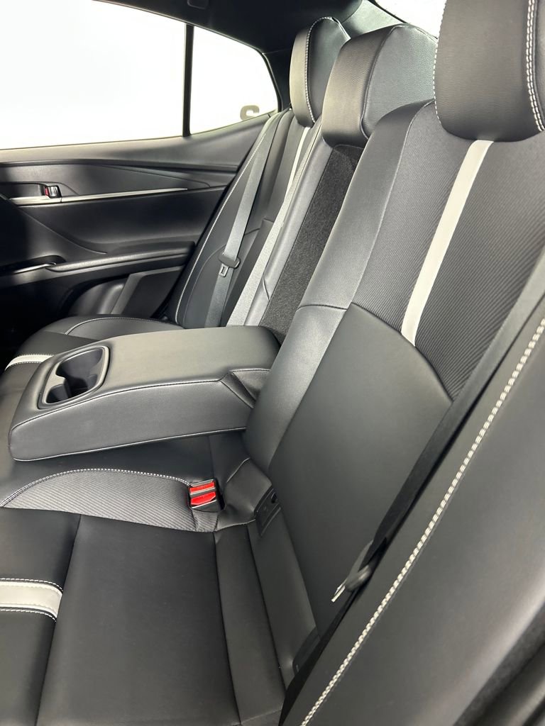 Used 2025 Toyota Camry SE image 16