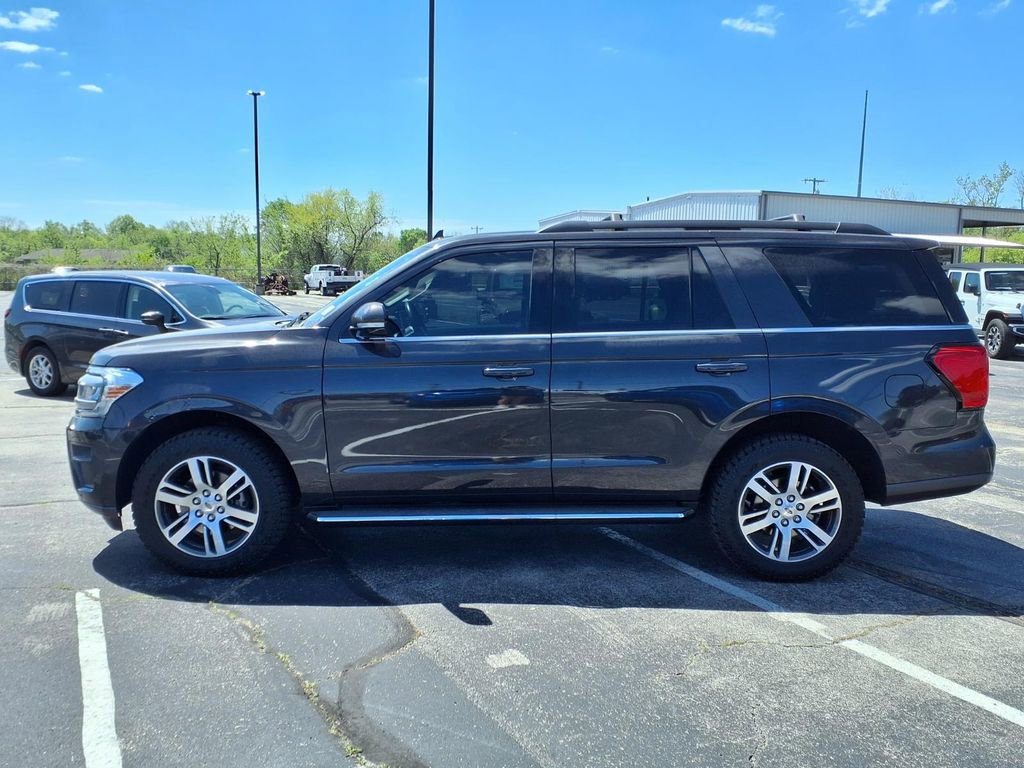 Used 2022 Ford Expedition XLT AWD/4WD image 4