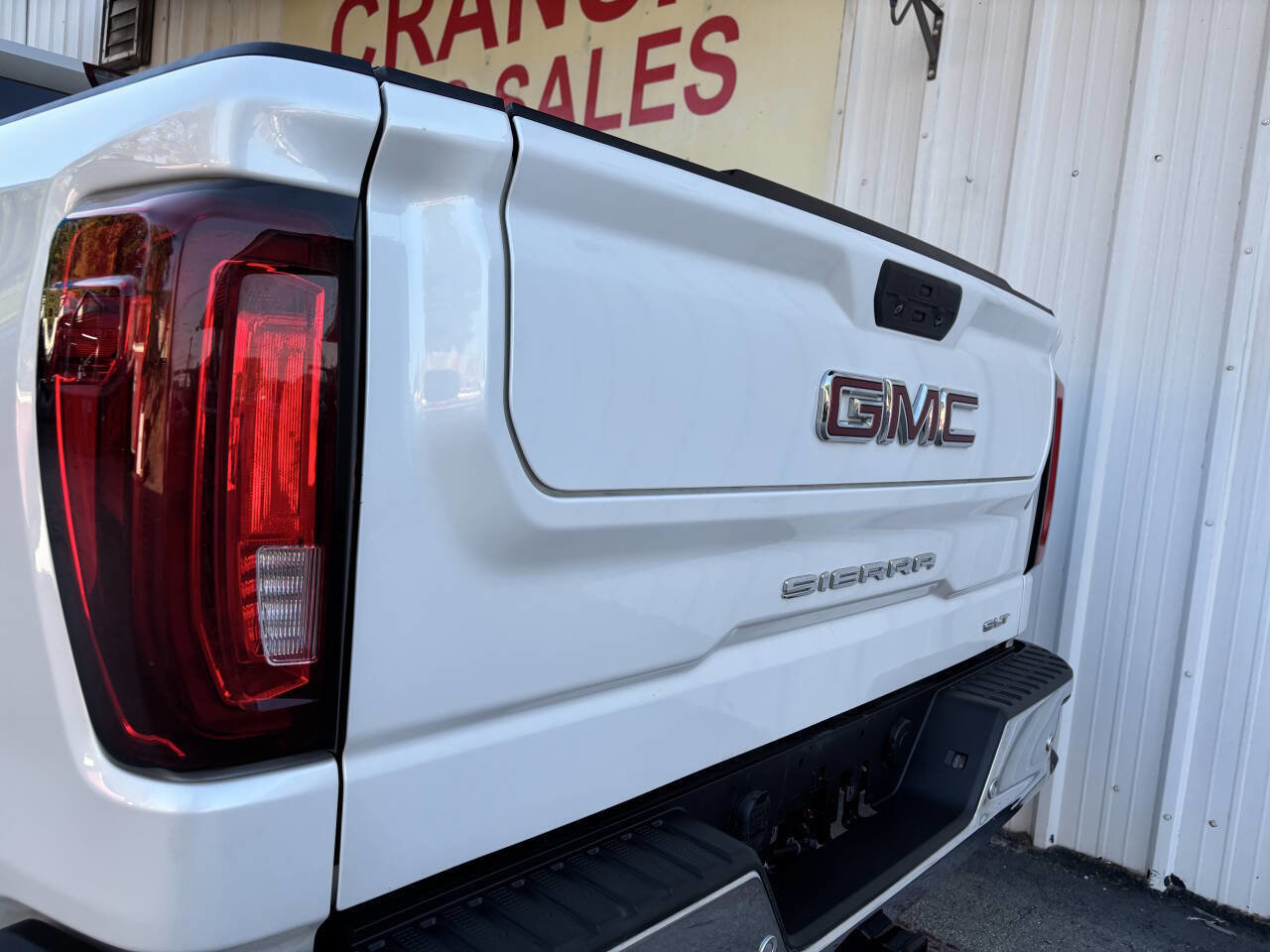 Used 2021 GMC Sierra 1500 SLT image 8