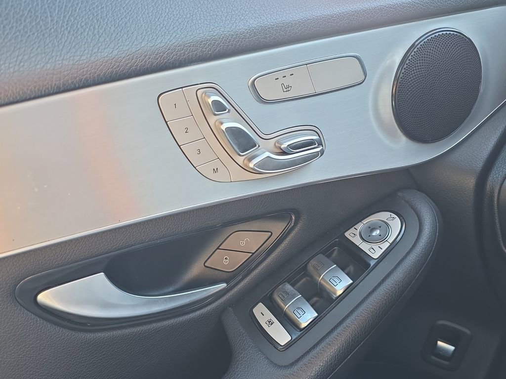 Used 2019 Mercedes-Benz GLC 300 image 11