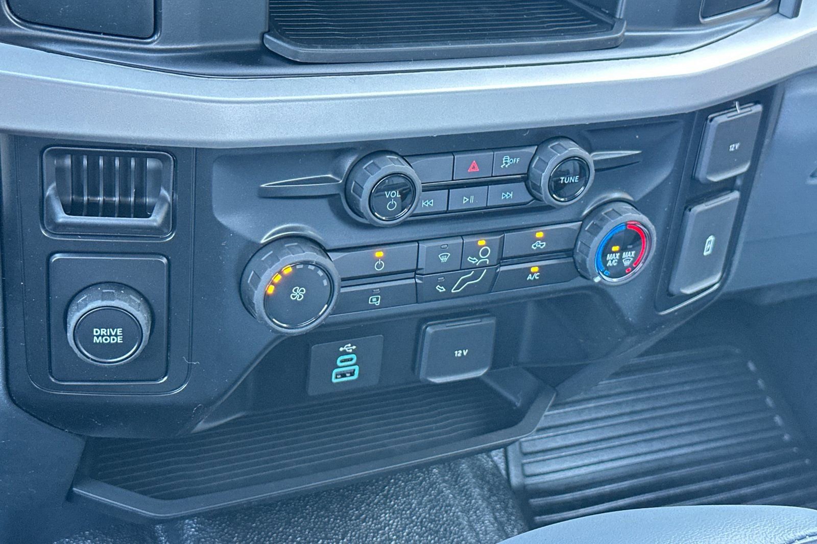 New 2026 Ford F250 XL w/ XL Chrome Package image 19