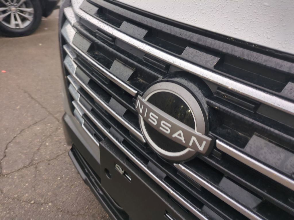 Used 2025 Nissan Rogue SV image 28