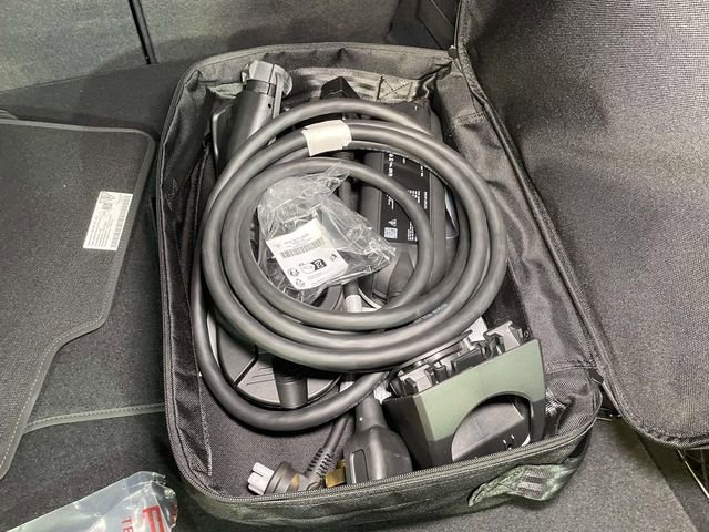 New 2025 Porsche Macan 4 Electric image 21