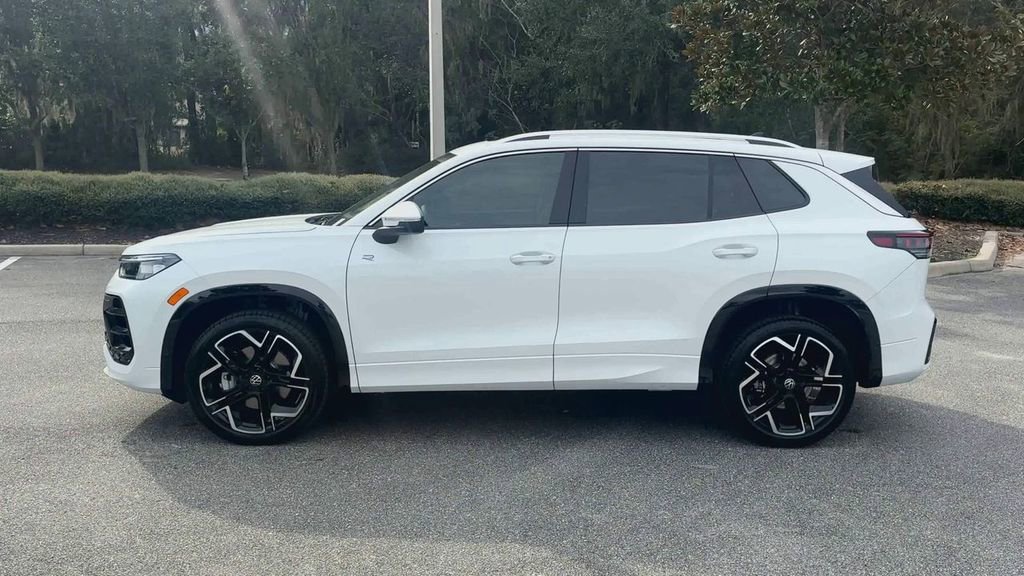 New 2026 Volkswagen Tiguan SEL R-Line image 5