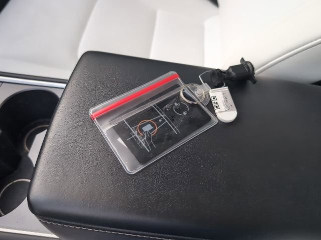 Used 2022 Tesla Model 3 image 23