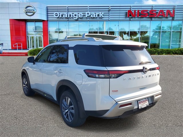 New 2025 Nissan Pathfinder SL image 3
