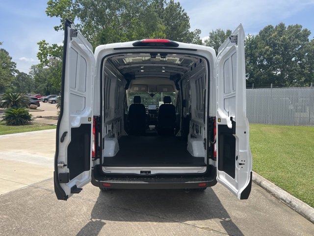 New 2023 Ford E-Transit Medium Roof image 8
