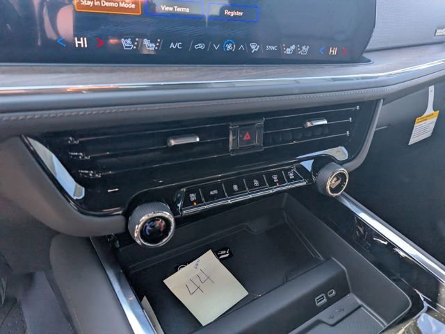 New 2026 Chevrolet Suburban High Country image 21