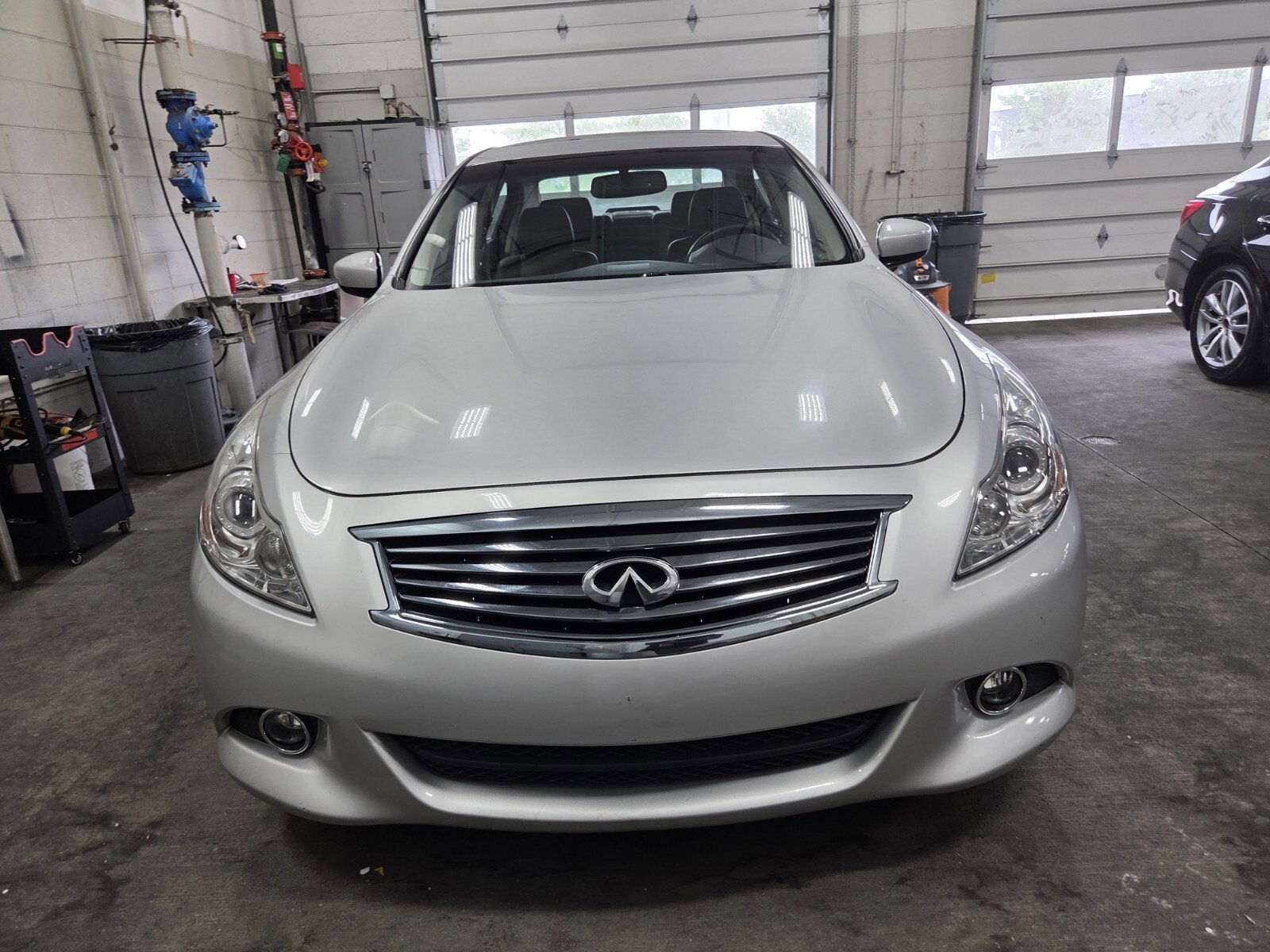 Used 2011 INFINITI G37 Journey w/ Premium Pkg RWD image 2