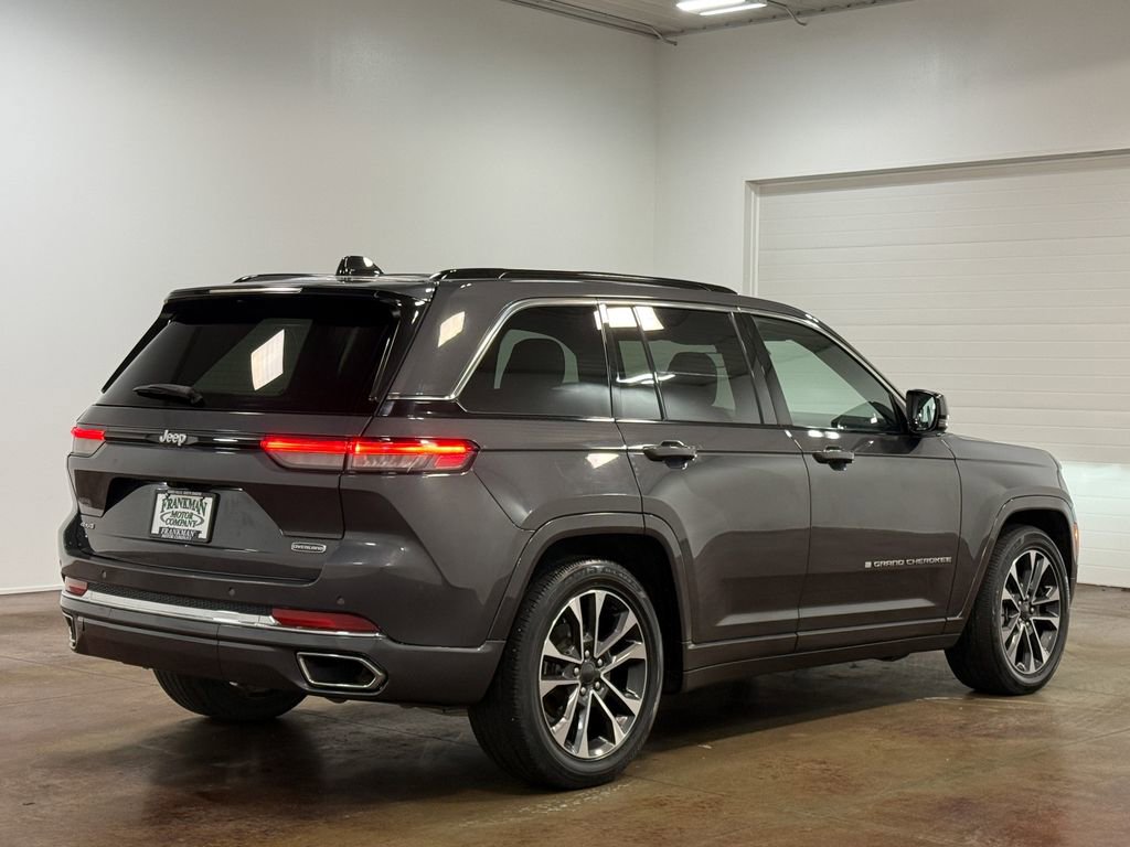 Used 2024 Jeep Grand Cherokee Overland AWD/4WD image 4