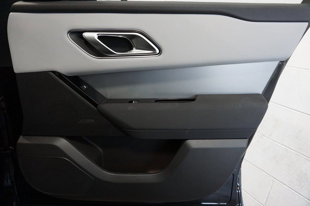 Used 2025 Land Rover Range Rover Velar S image 21