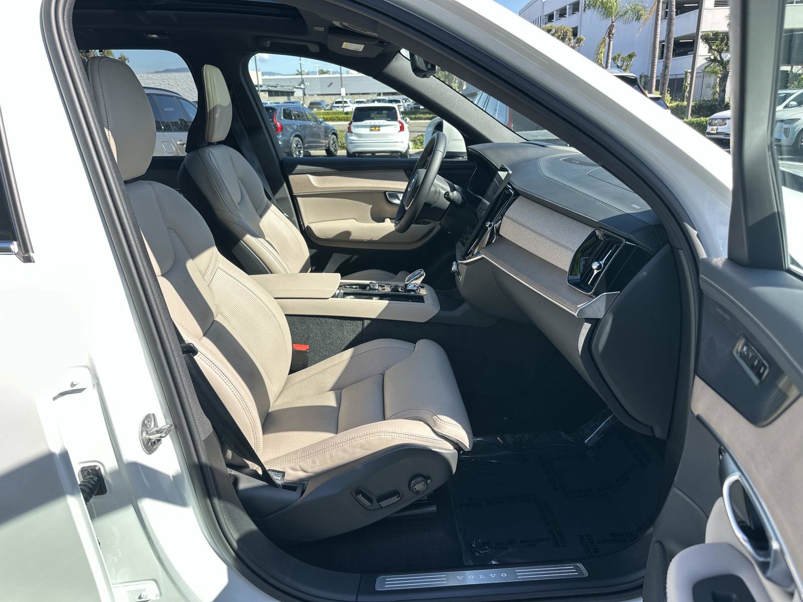 Certified 2026 Volvo XC90 B6 Ultra w/ Protection Package image 26