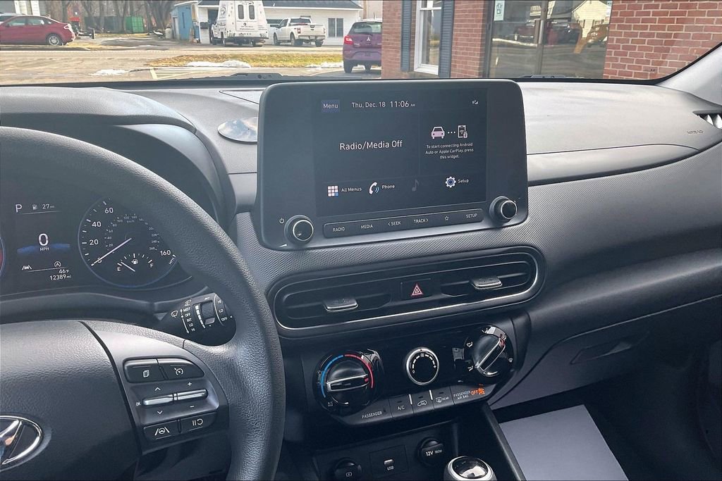 Used 2023 Hyundai Kona SEL w/ Cargo Package image 6