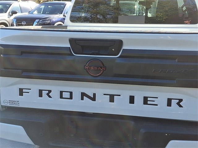 New 2025 Nissan Frontier PRO-4X w/ Black Accent Package image 9