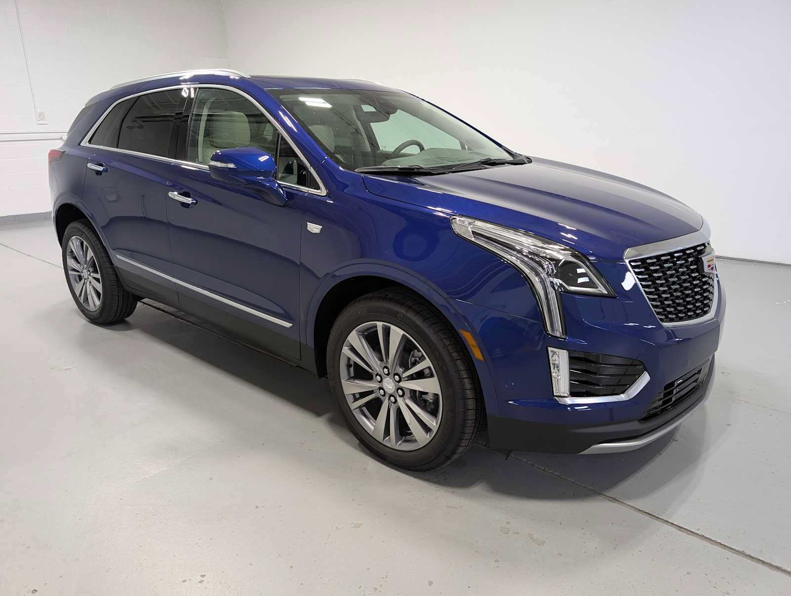 New 2026 Cadillac XT5 Premium Luxury w/ Driver Assist Package AWD/4WD image 6