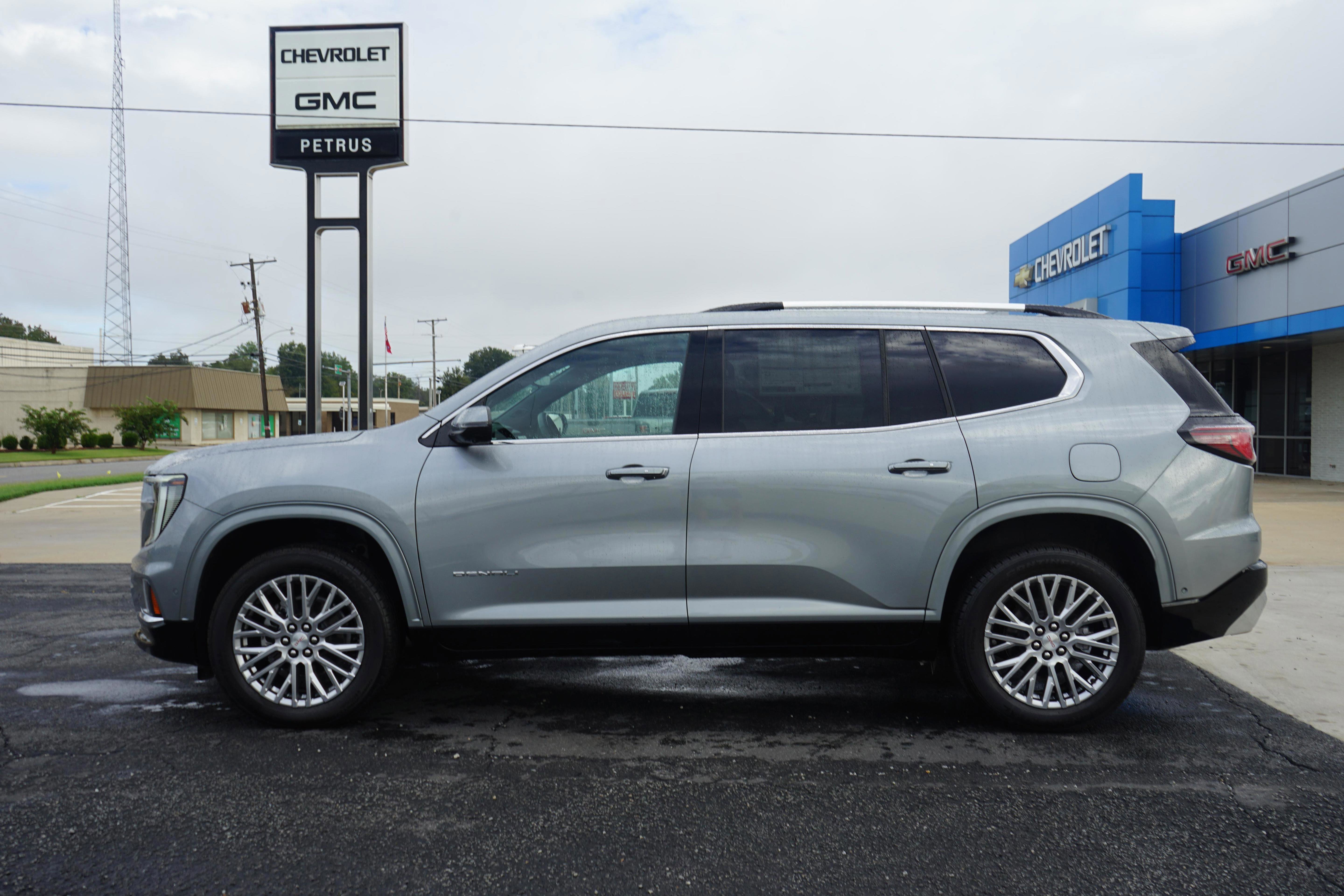 New 2025 GMC Acadia Denali w/ Super Cruise Package image 2