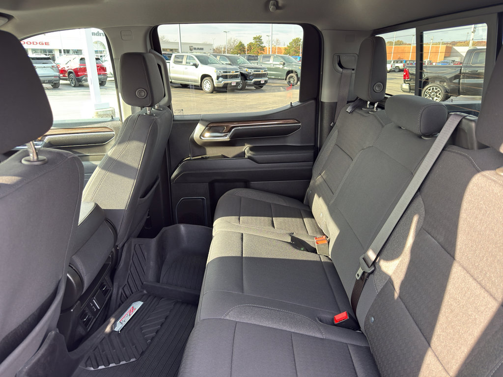 Used 2024 Chevrolet Silverado 1500 LT w/ Z71 Off-Road Package image 34