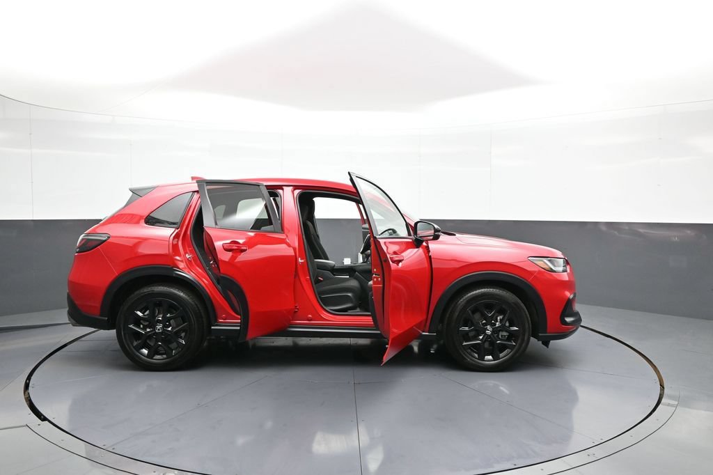 Certified 2025 Honda HR-V Sport image 40