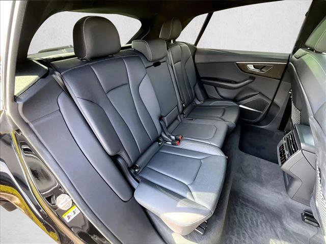 Used 2021 Audi Q8 Premium Plus w/ Premium Plus Package image 27