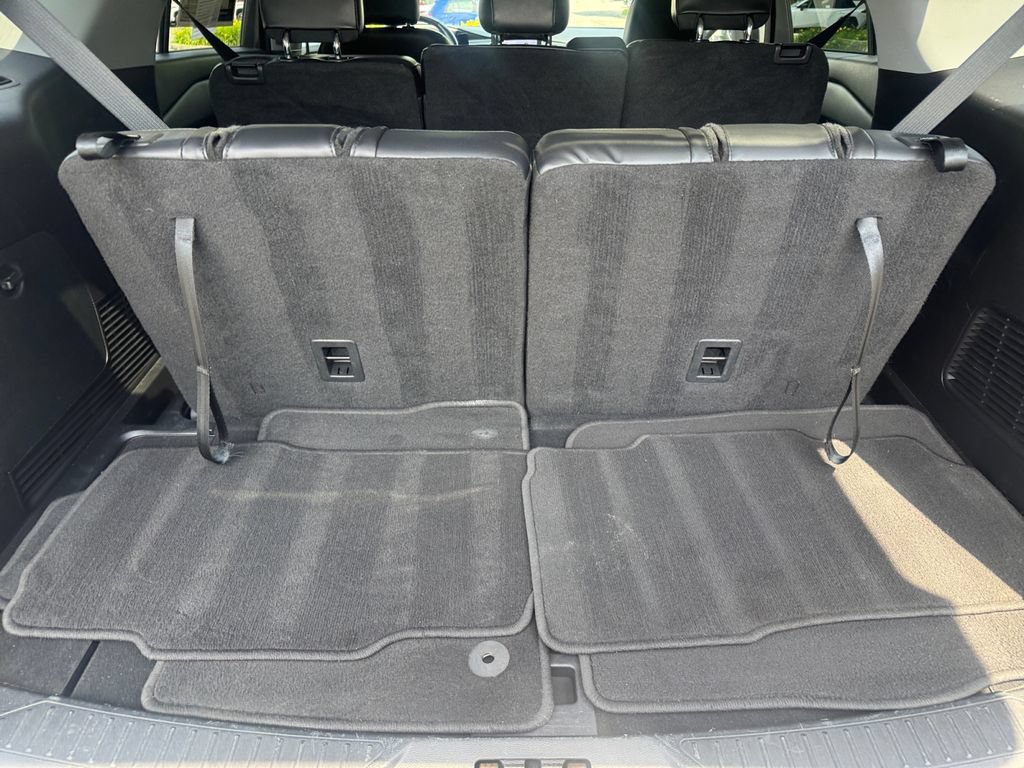 Used 2021 Ford Explorer XLT w/ Equipment Group 202A AWD/4WD image 16