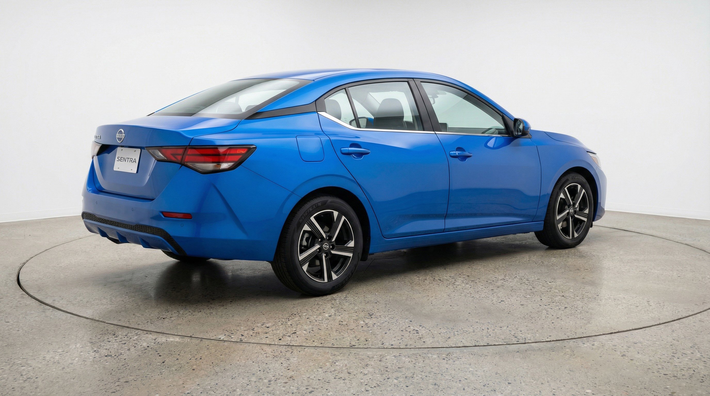 Used 2025 Nissan Sentra SV FWD image 9