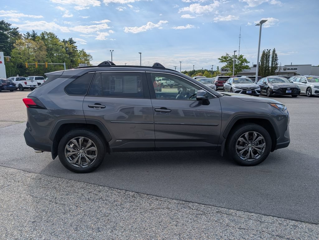 Used 2023 Toyota RAV4 XLE Premium AWD/4WD image 7