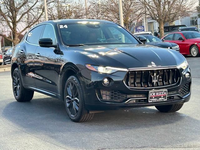 Used 2024 Maserati Levante GT Ultima AWD/4WD image 3