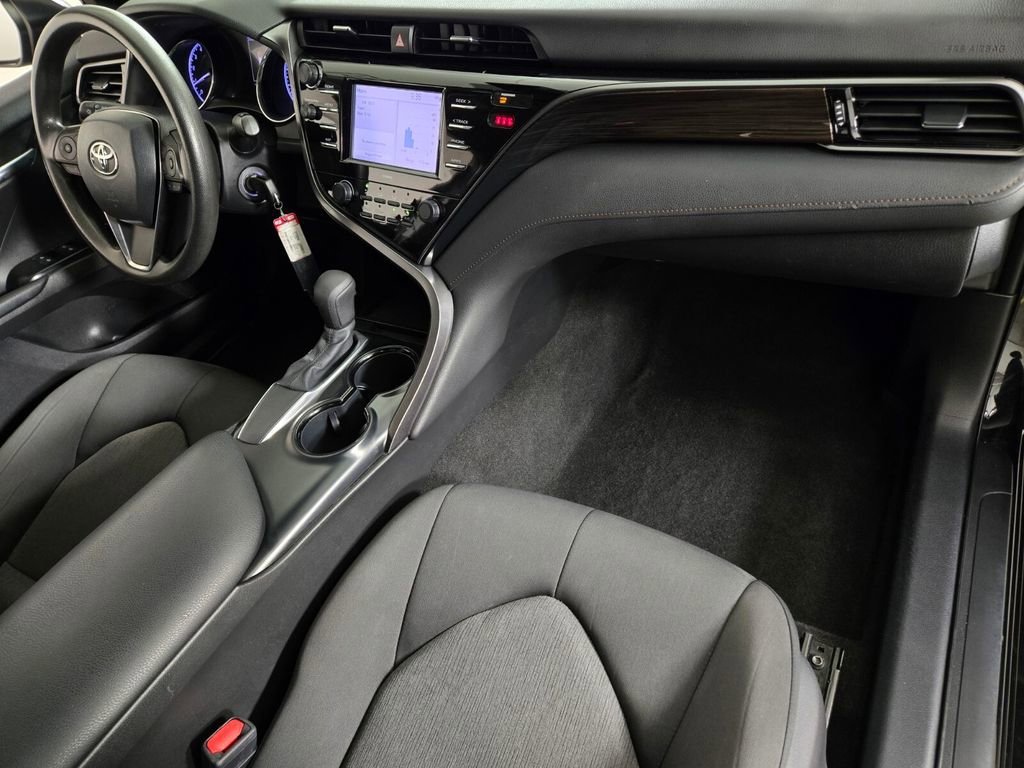 Used 2020 Toyota Camry LE FWD image 21
