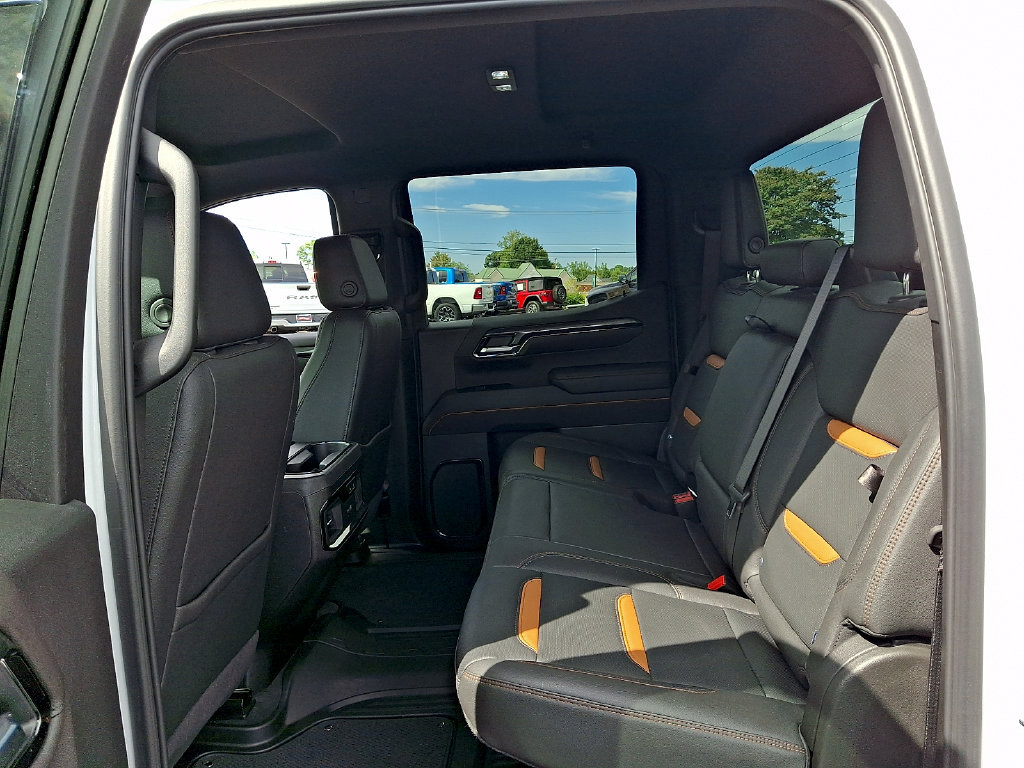Used 2025 GMC Sierra 1500 AT4 AWD/4WD image 10