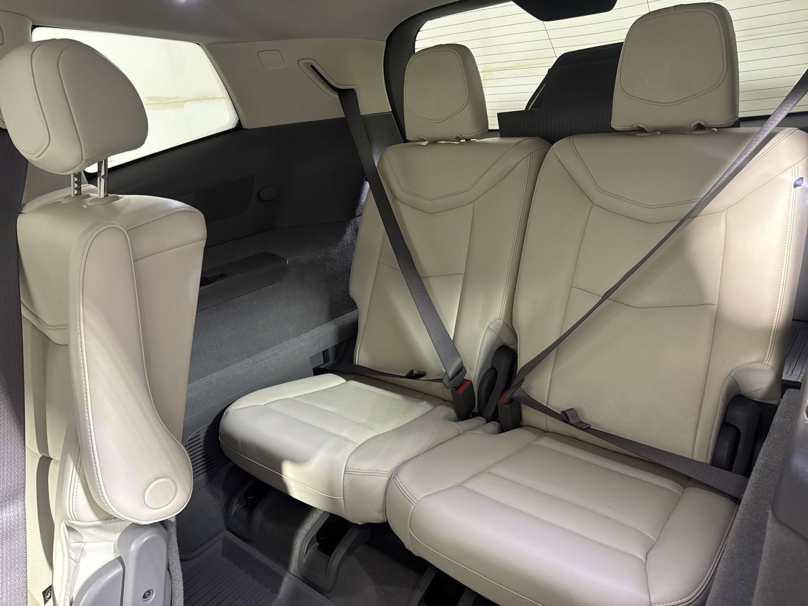 Used 2020 Cadillac XT6 Premium Luxury w/ LPO, Floor Liner Package image 26