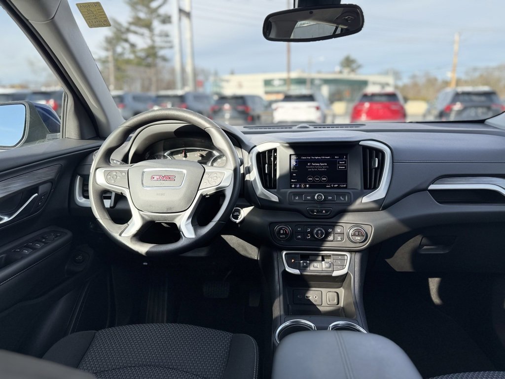 Used 2022 GMC Terrain SLE w/ Driver Convenience Package image 13