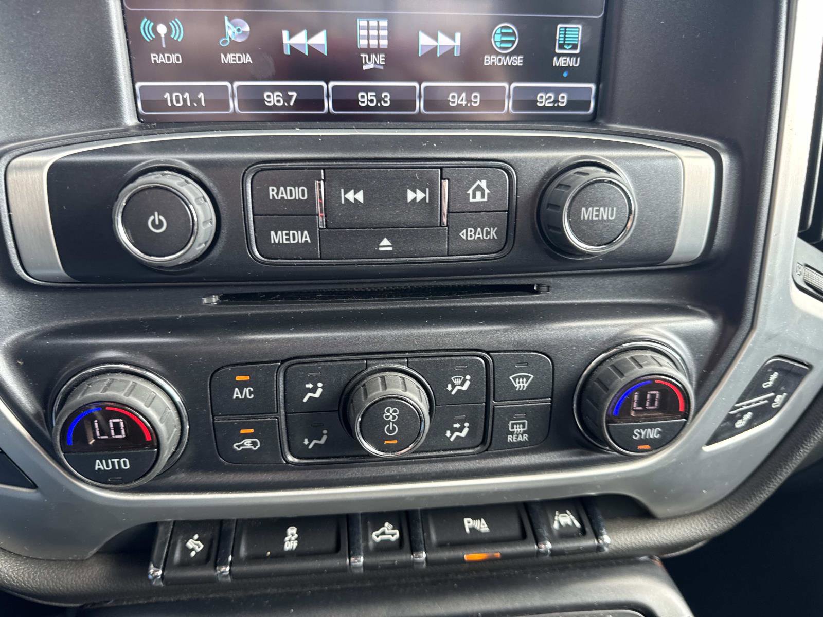 Used 2018 GMC Sierra 1500 SLT w/ Enhanced Driver Alert Package image 26