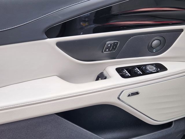 New 2026 Lincoln Nautilus Reserve w/ Jet Appearance Package image 9