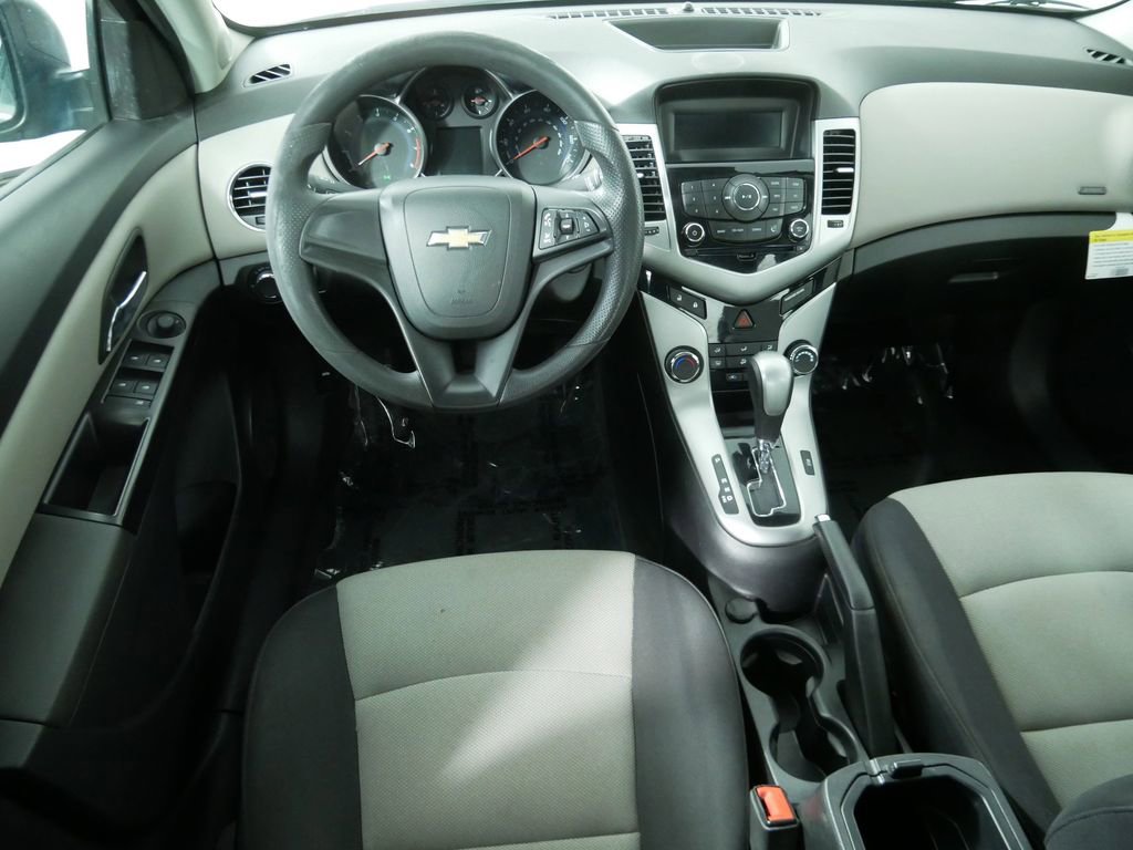 Used 2014 Chevrolet Cruze LS FWD image 20