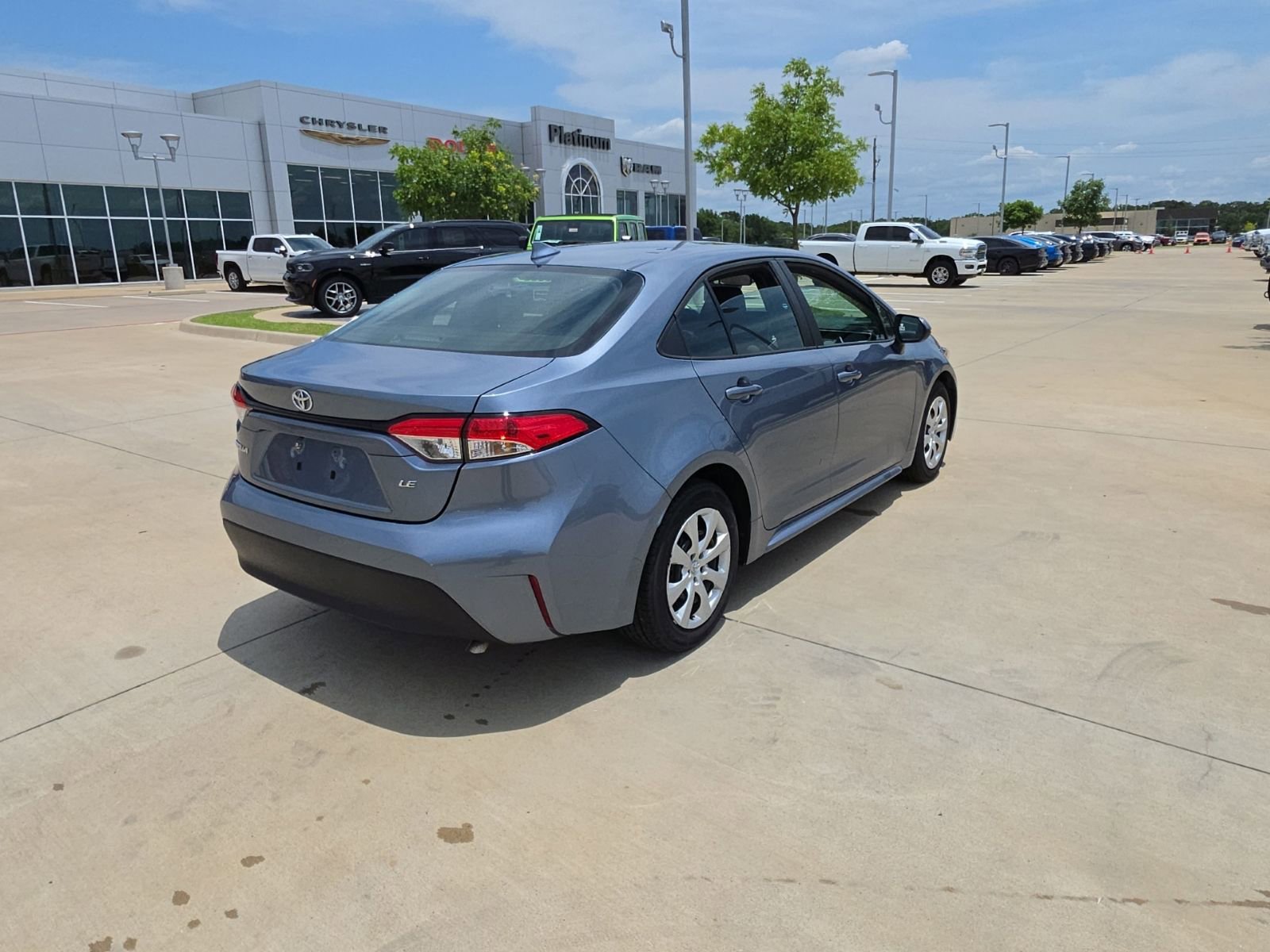 Used 2024 Toyota Corolla LE FWD image 5