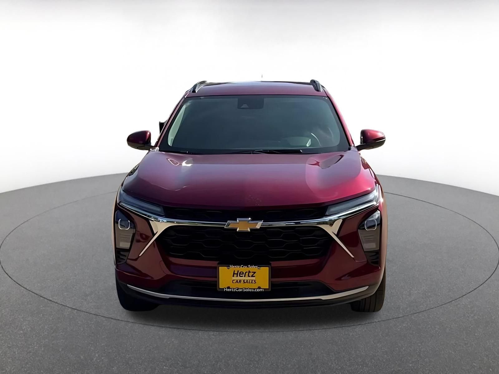 Used 2025 Chevrolet Trax LT FWD image 4
