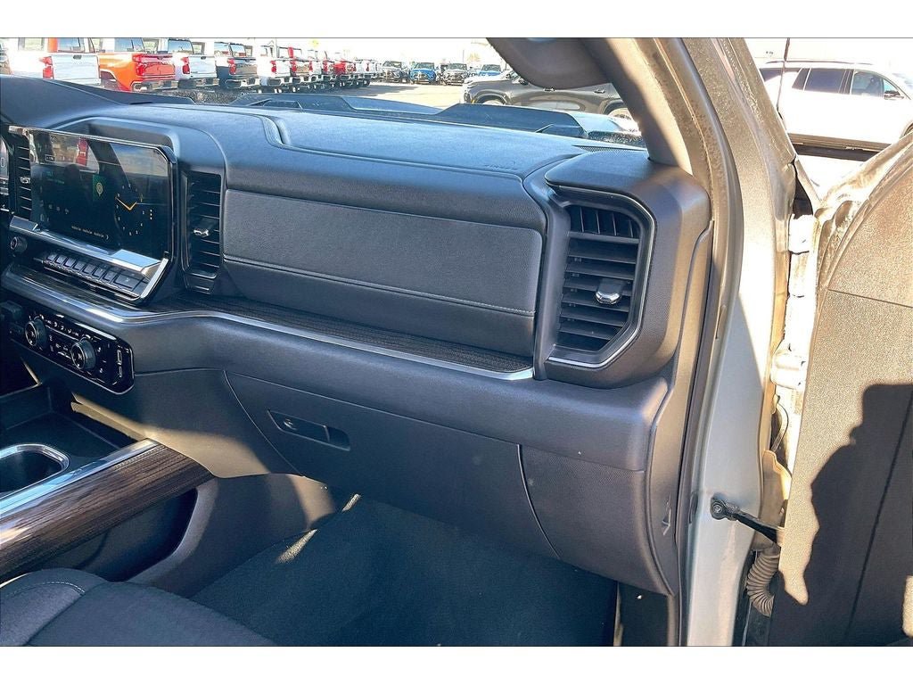 Used 2024 Chevrolet Silverado 1500 LT Trail Boss w/ Convenience Package II AWD/4WD image 18
