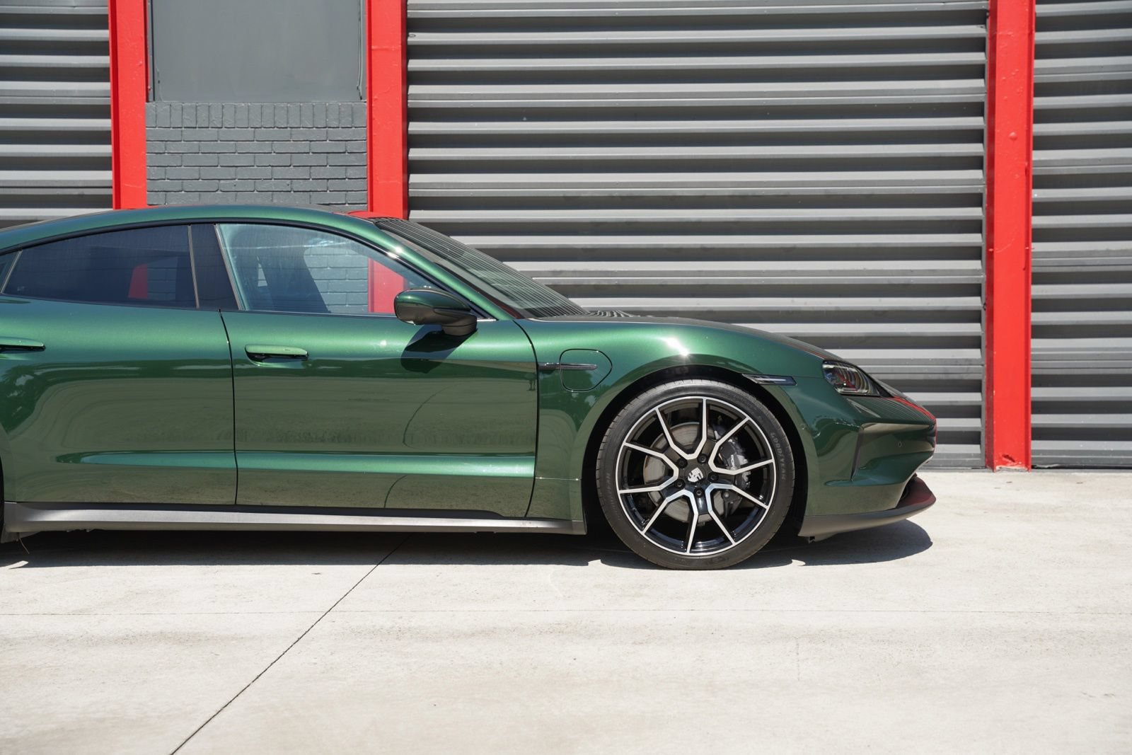 Used 2025 Porsche Taycan RWD image 13
