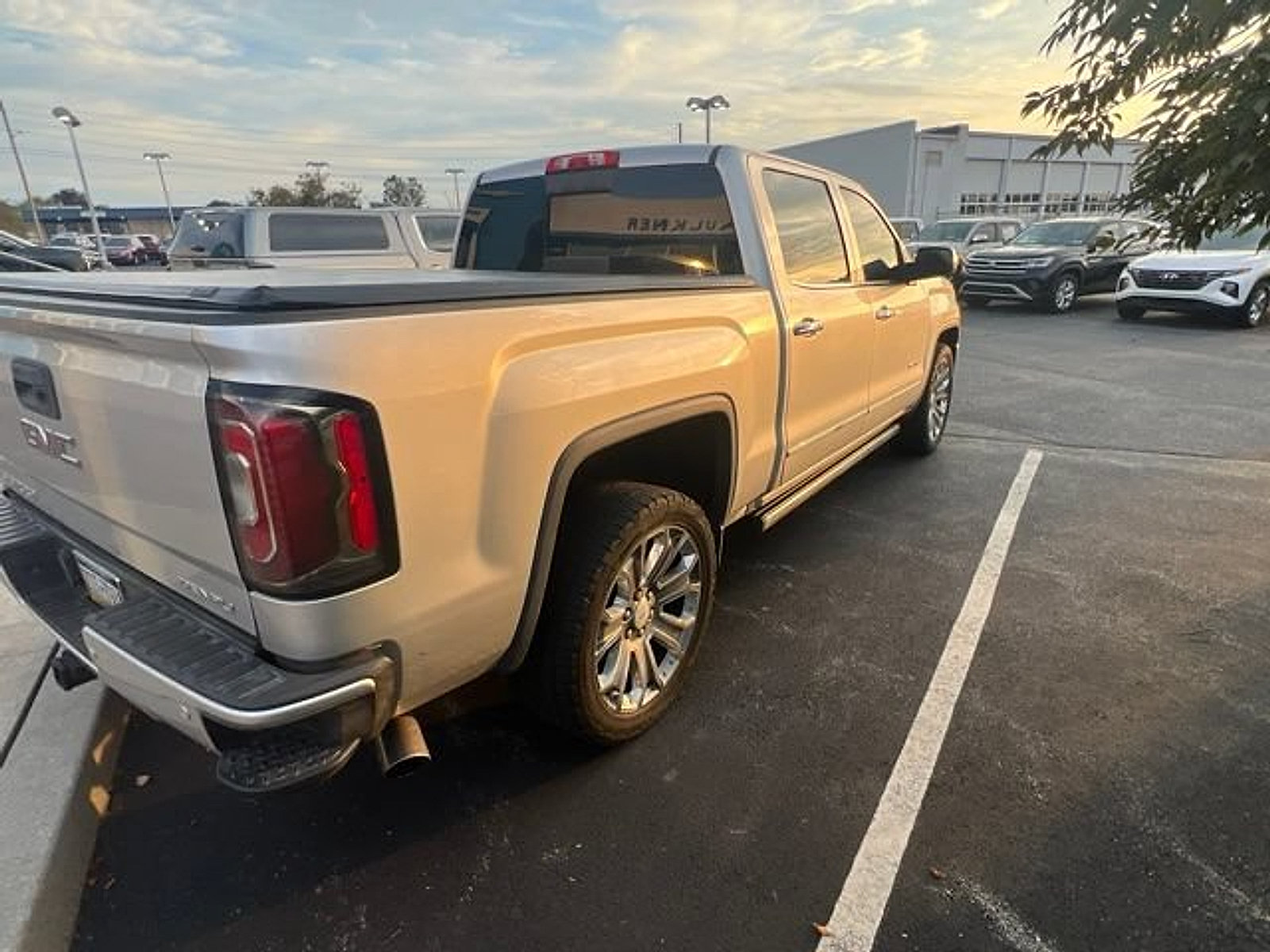 Used 2018 GMC Sierra 1500 Denali w/ Denali Ultimate Package AWD/4WD image 16